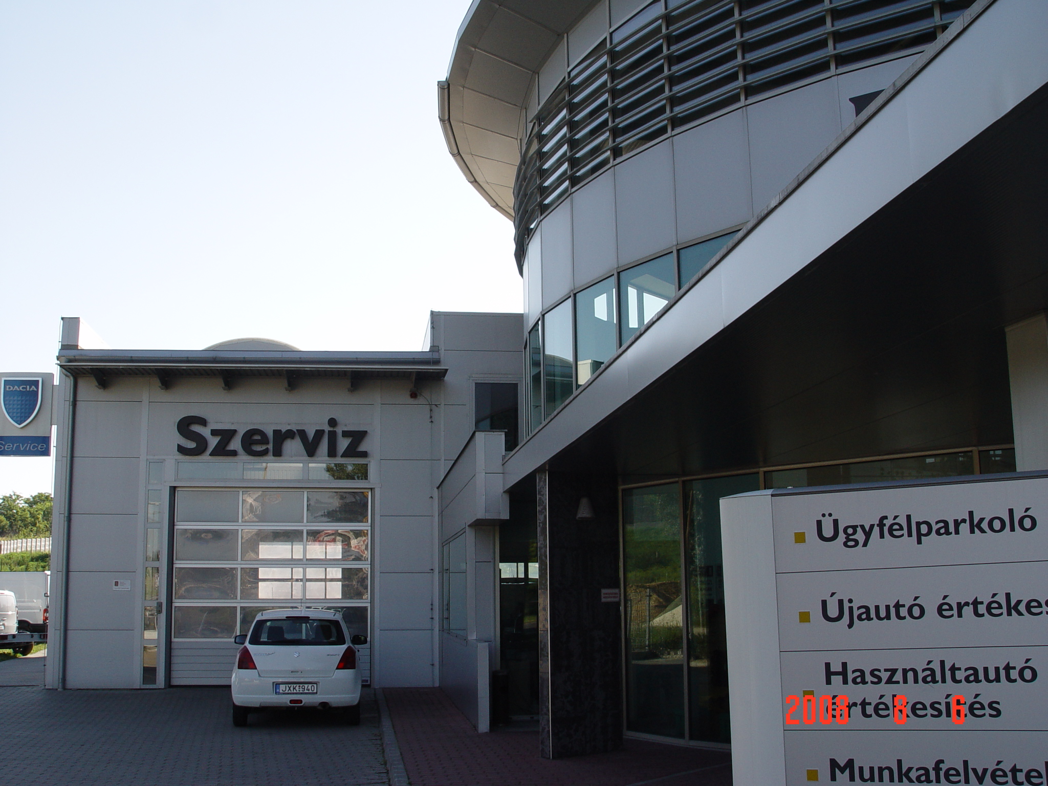 Renault Békési szervíz, Gödöllő, az M3-as csomópontnál